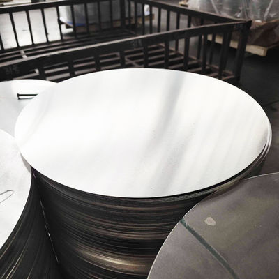 맞춤 크기 알루미늄 원 0.3-6mm 두께 100-1000mm 직경 CC DC 재료 1050 1060 3003 합금 균열 저항 깊은 도화 요리 기구 및 램프 커버 스탬핑